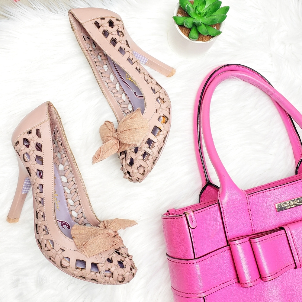 Welcome!! Like To Bookmark My Closet - Picture 4 of 7